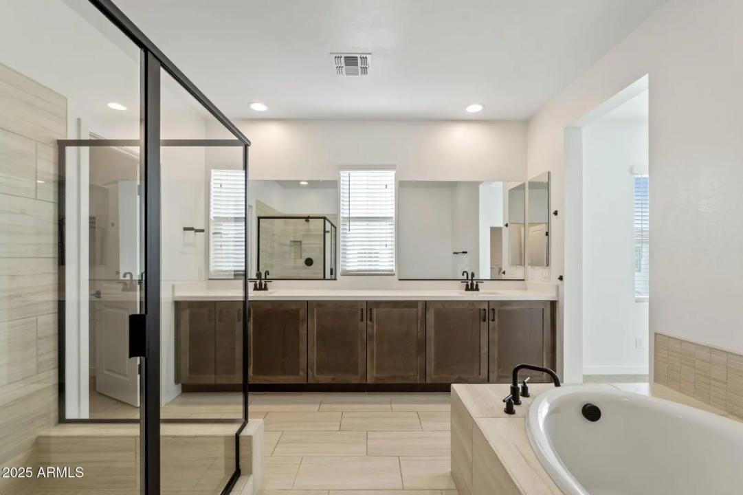 Real Estate Picture 32