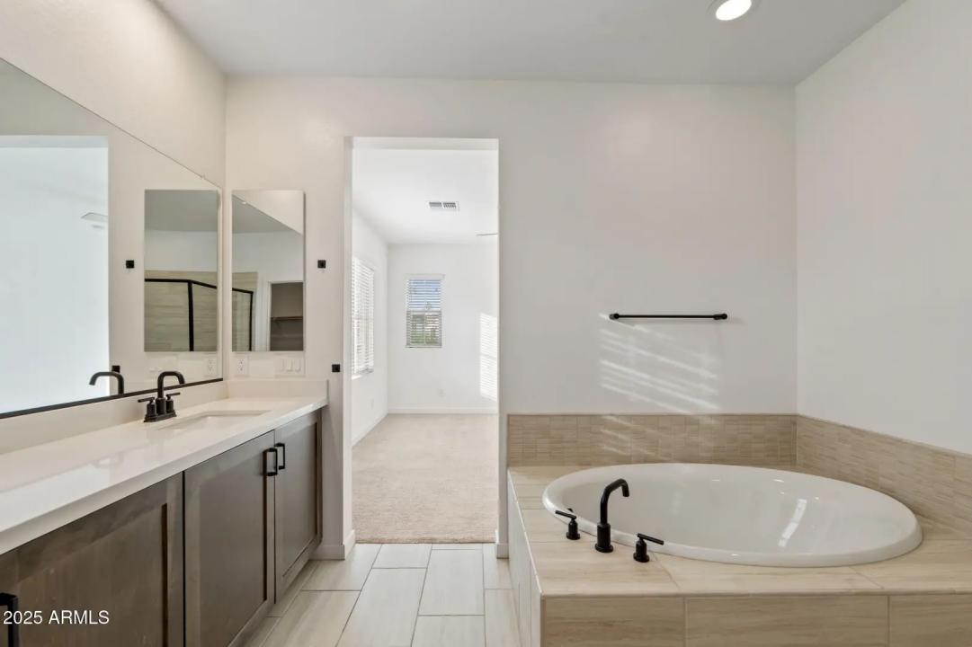 Real Estate Picture 34