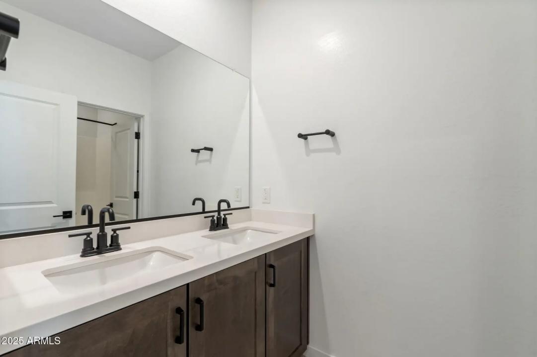 Real Estate Picture 39