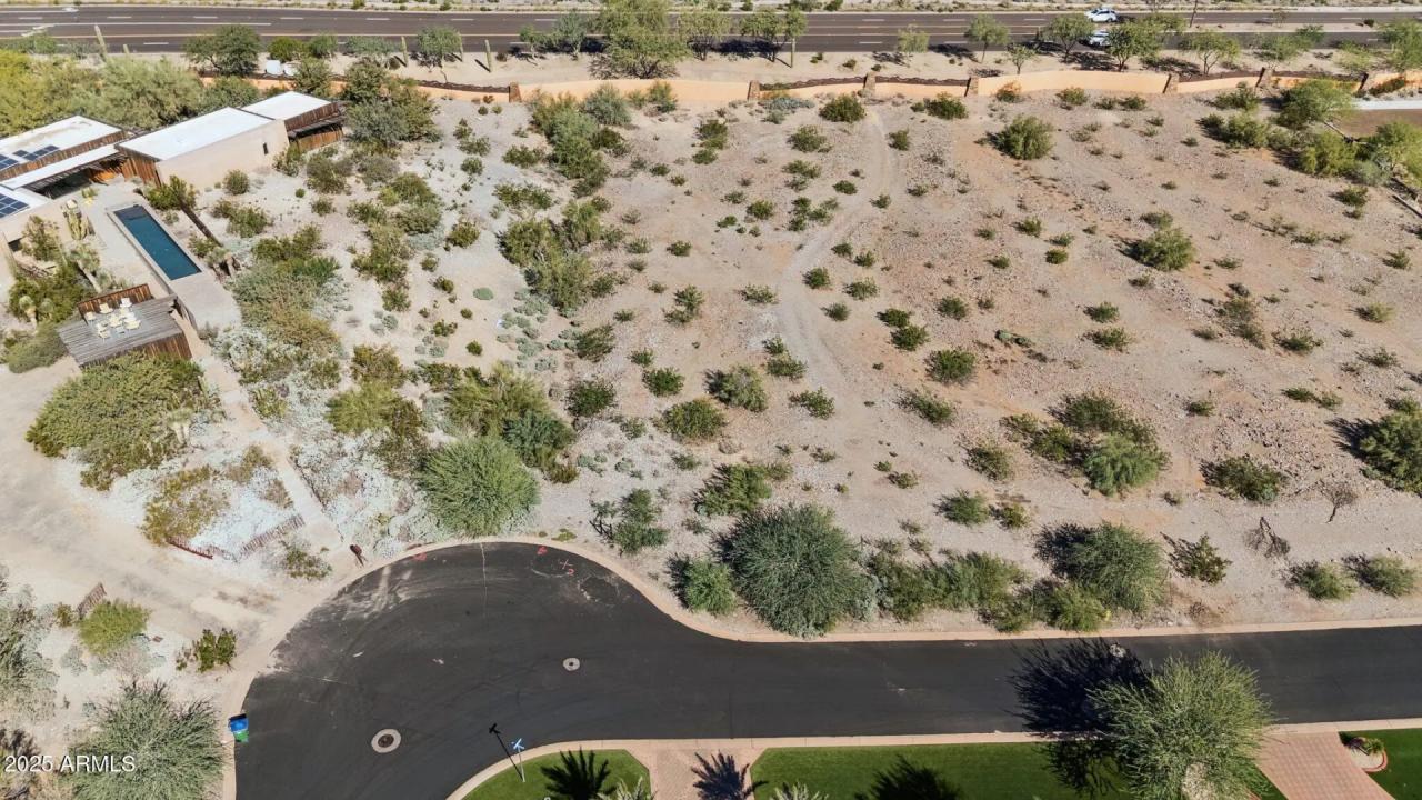 Real Estate Picture 4