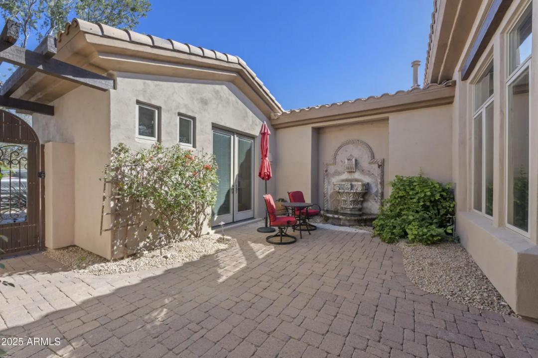 Real Estate Picture 5