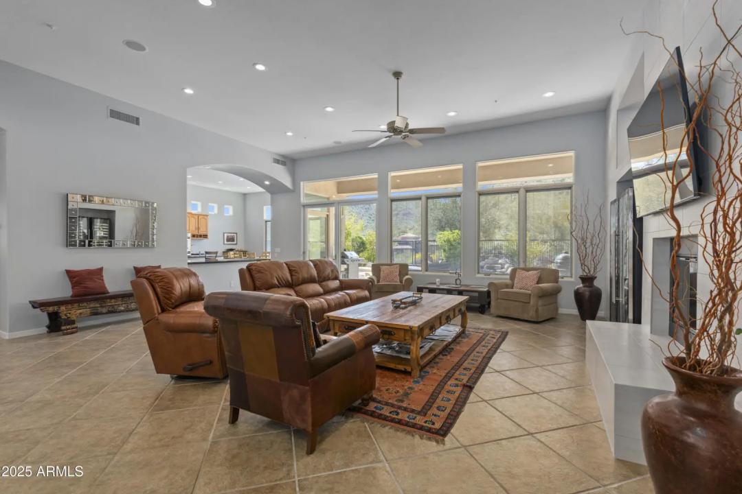 Real Estate Picture 7