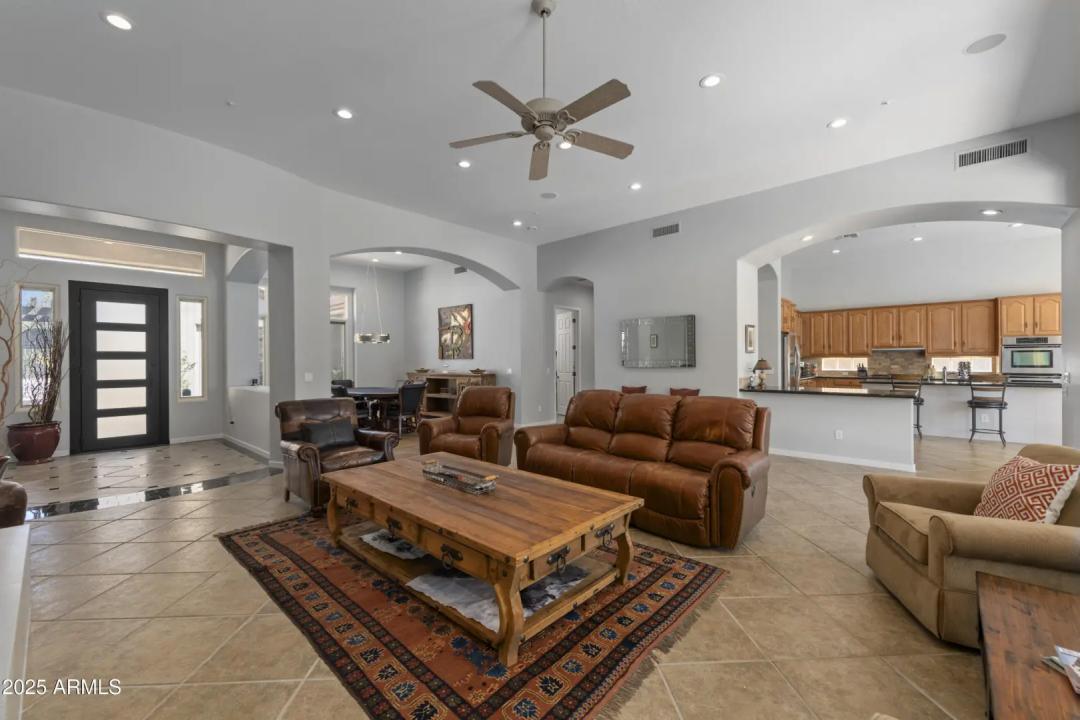 Real Estate Picture 10