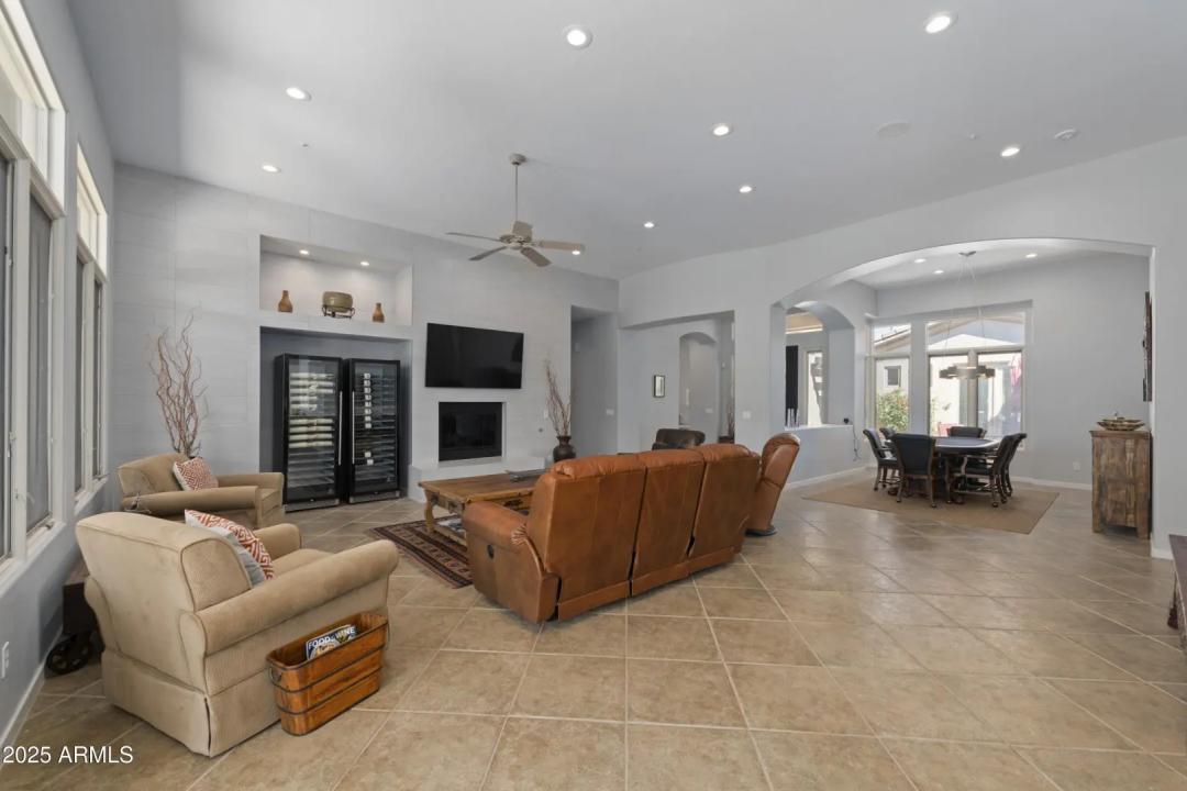 Real Estate Picture 11