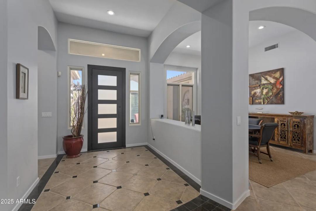 Real Estate Picture 14