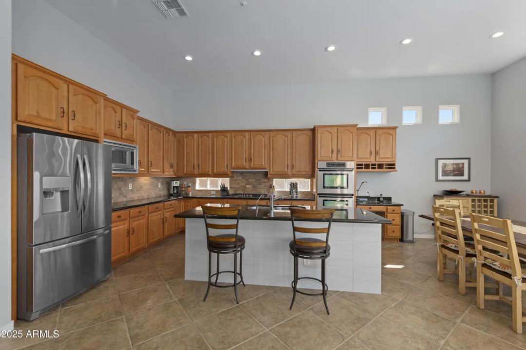 Real Estate Picture 18