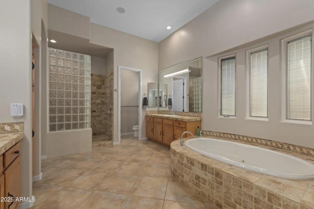 Real Estate Picture 30