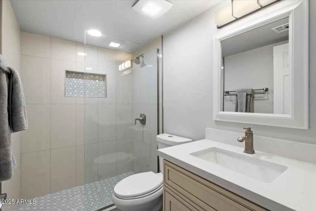 Real Estate Picture 15