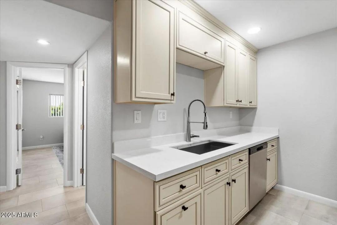 Real Estate Picture 3