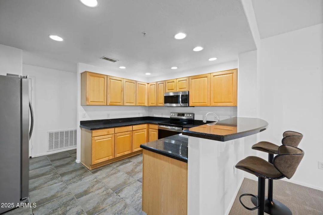 Real Estate Picture 6