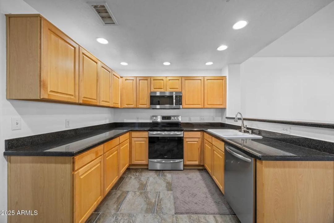 Real Estate Picture 7