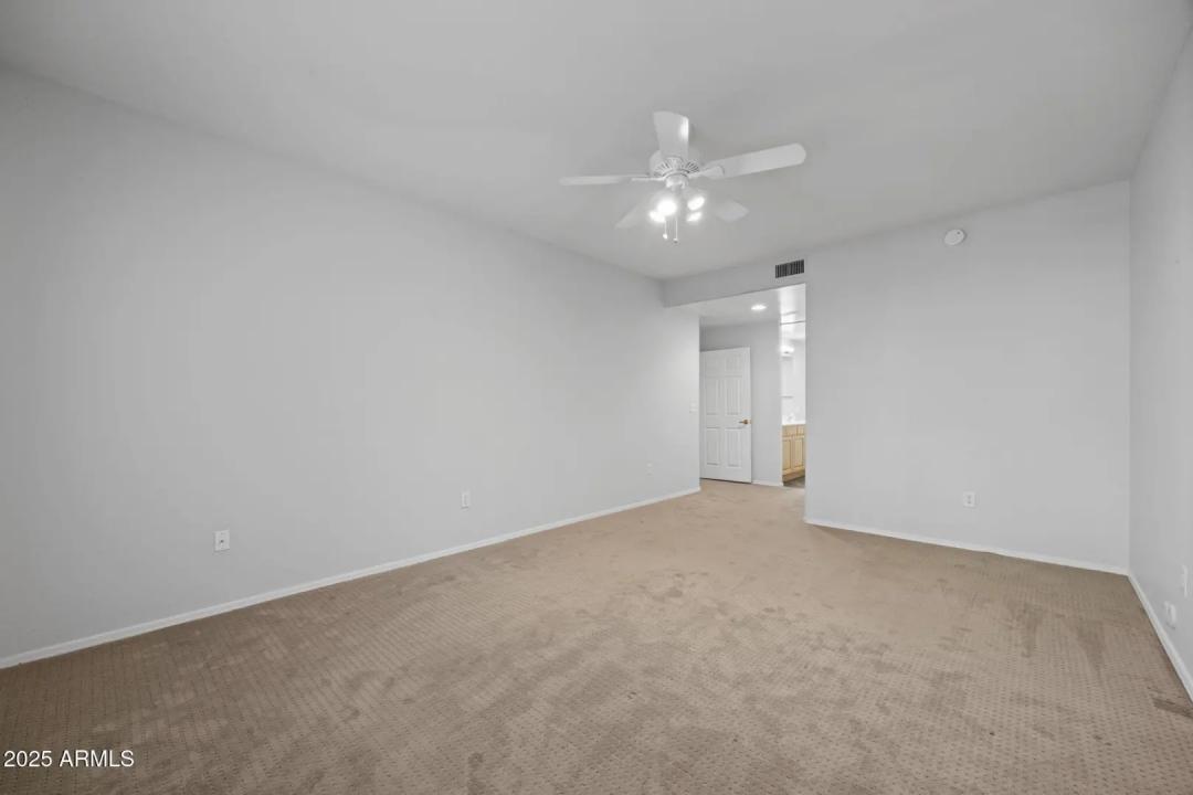 Real Estate Picture 12