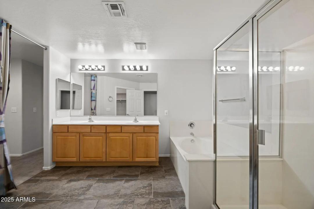 Real Estate Picture 14