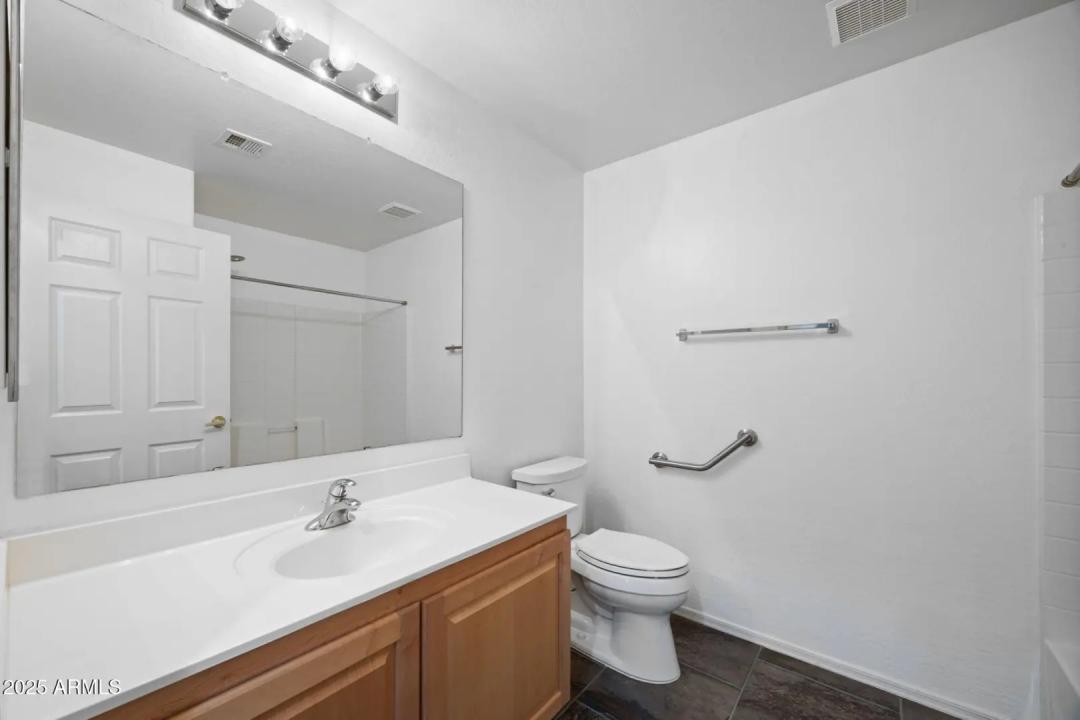 Real Estate Picture 18