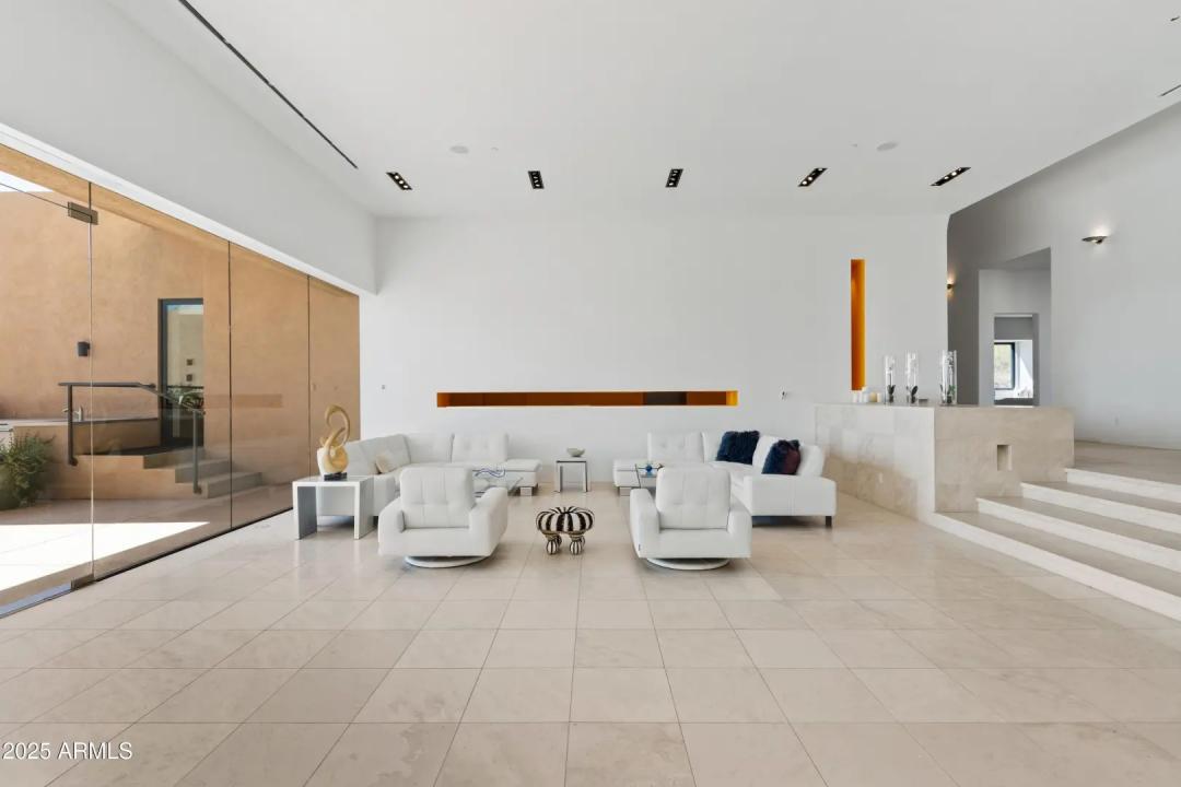 Real Estate Picture 10