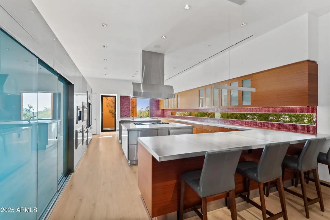 Real Estate Picture 14