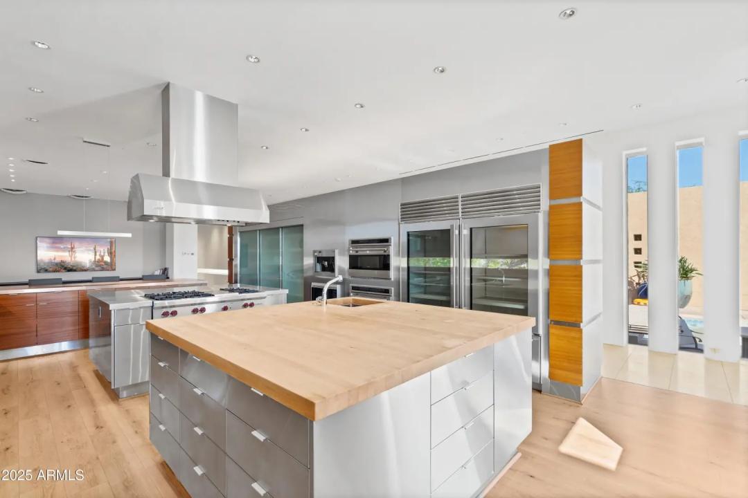 Real Estate Picture 18