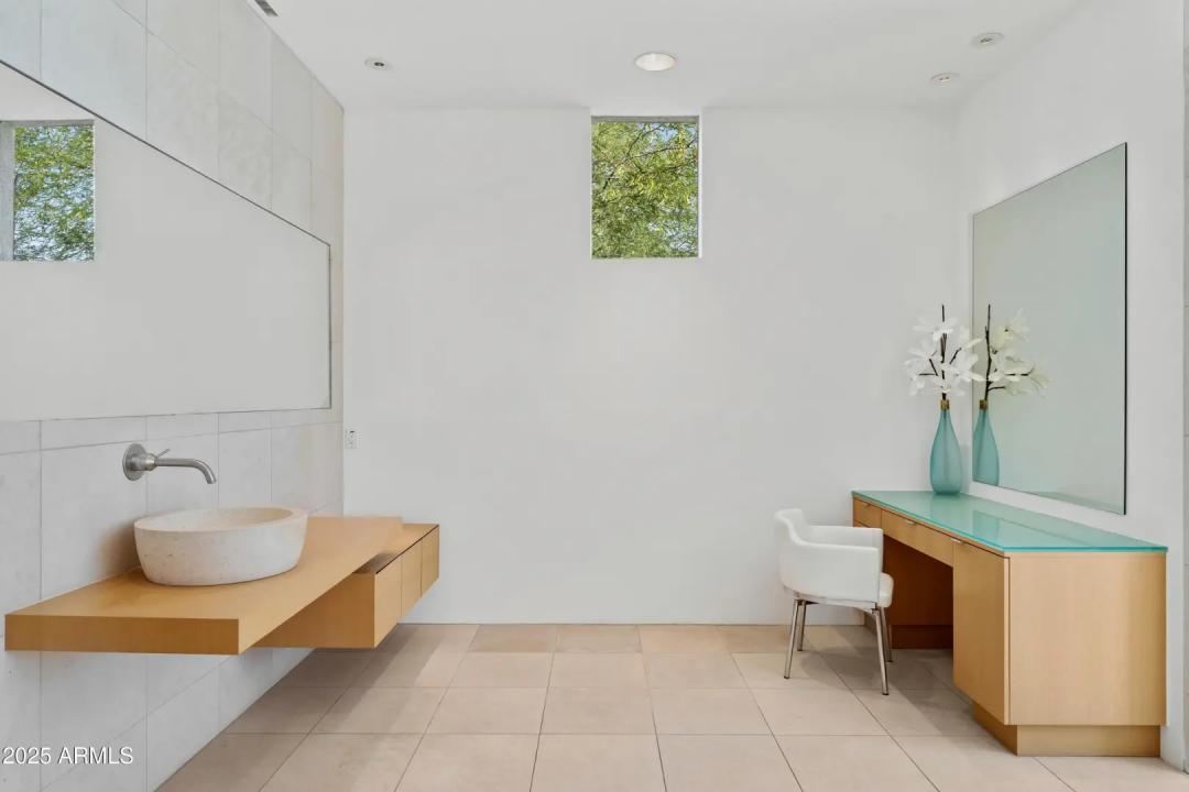 Real Estate Picture 32