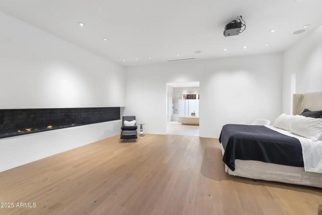 Real Estate Picture 90