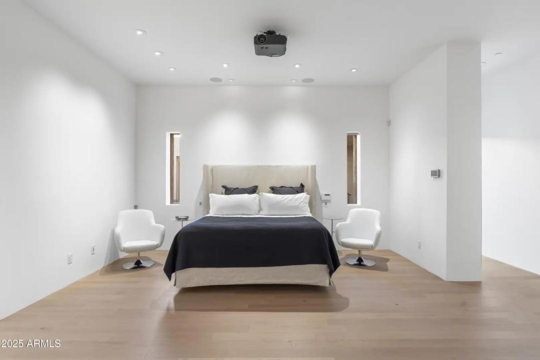 Real Estate Picture 92