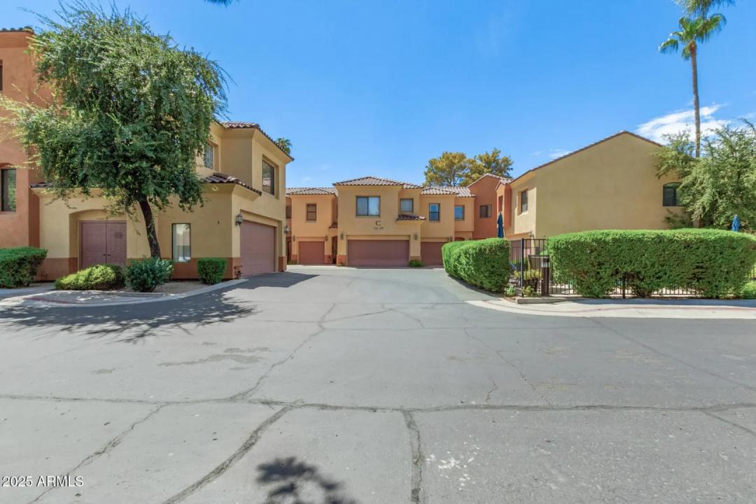 Real Estate Picture 3