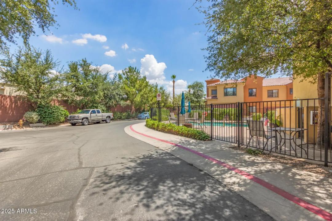 Real Estate Picture 8