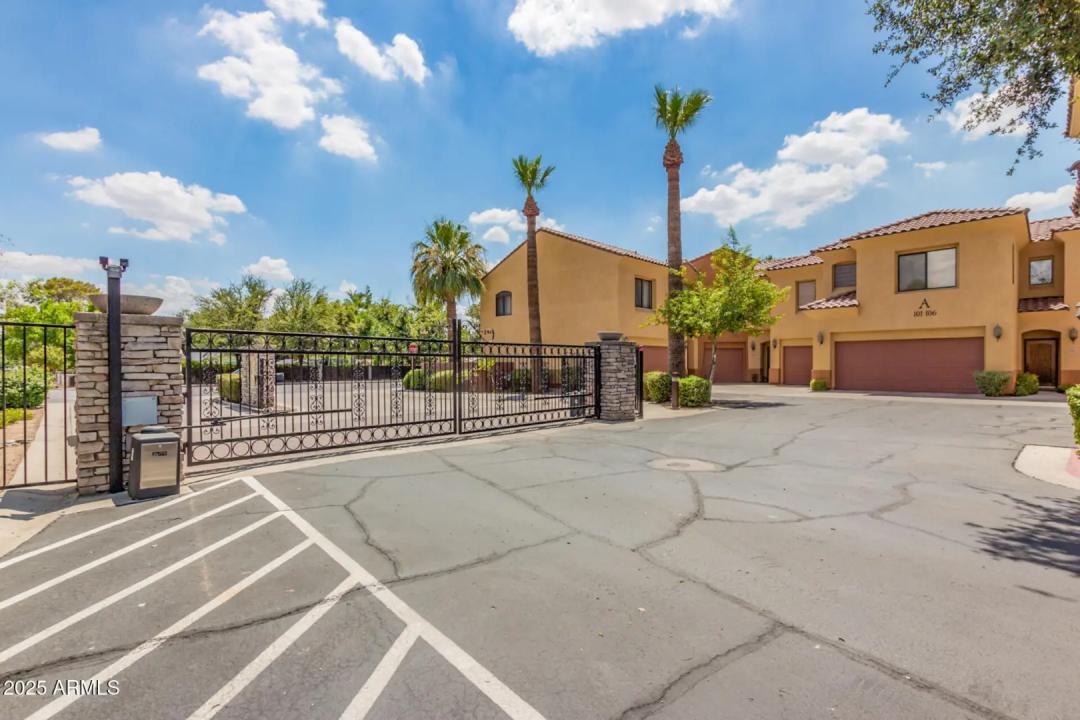 Real Estate Picture 33