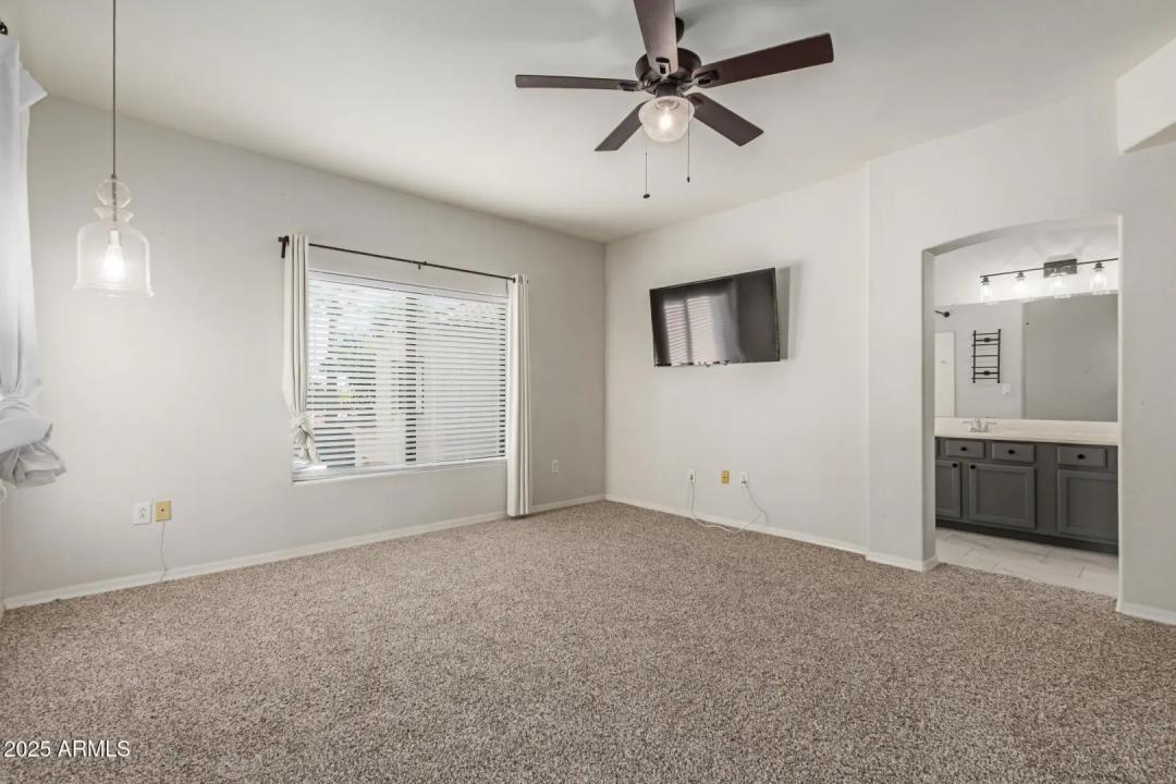 Real Estate Picture 17