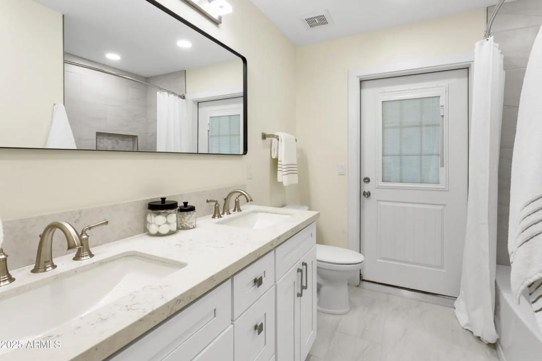 Real Estate Picture 18