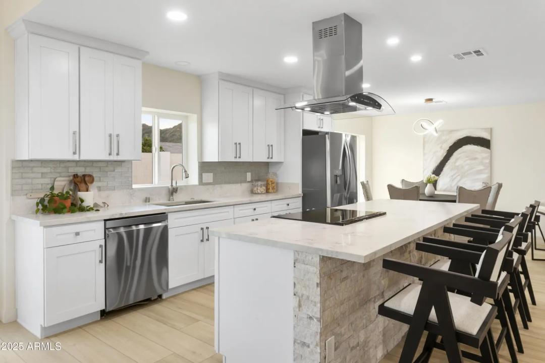 Real Estate Picture 5