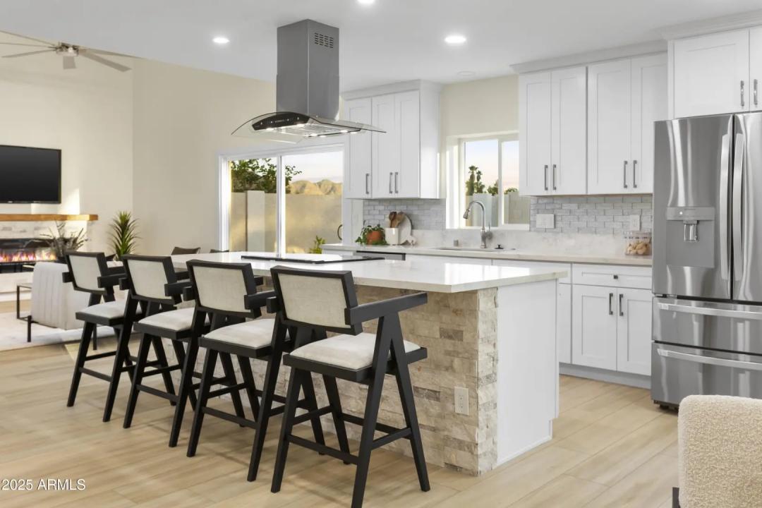 Real Estate Picture 3