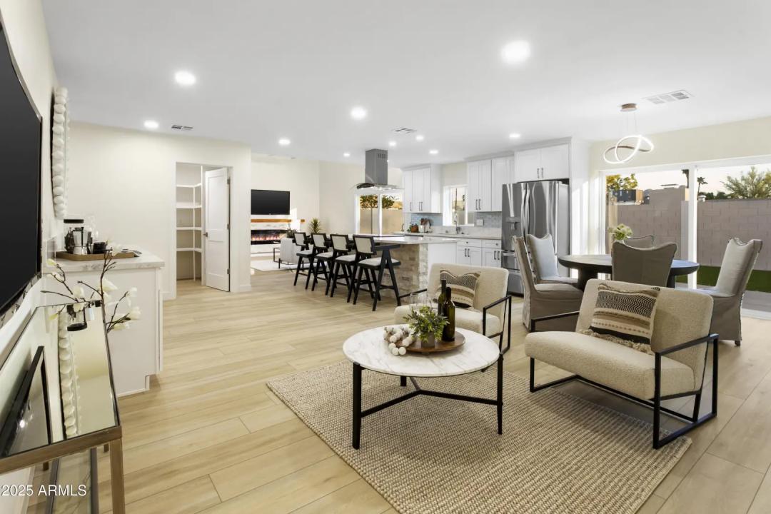 Real Estate Picture 7