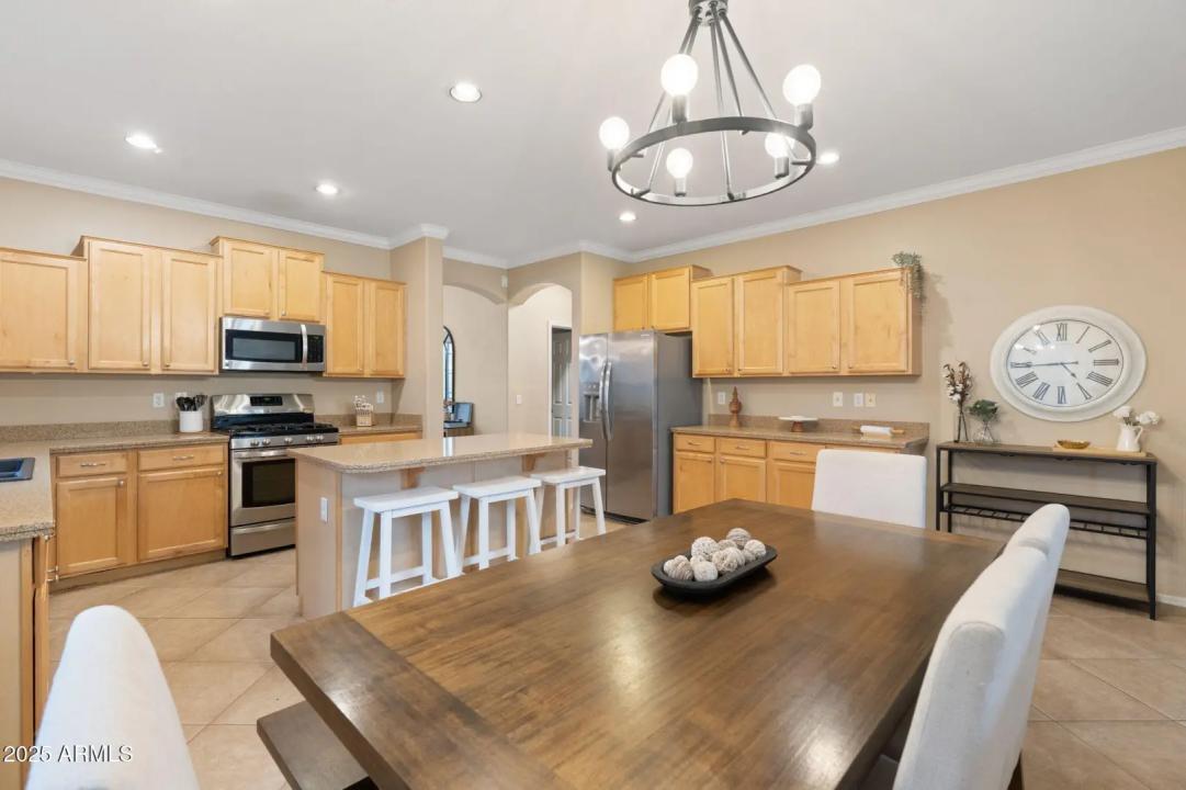 Real Estate Picture 6