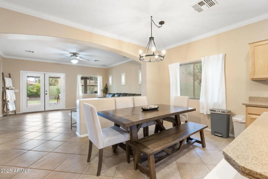 Real Estate Picture 7