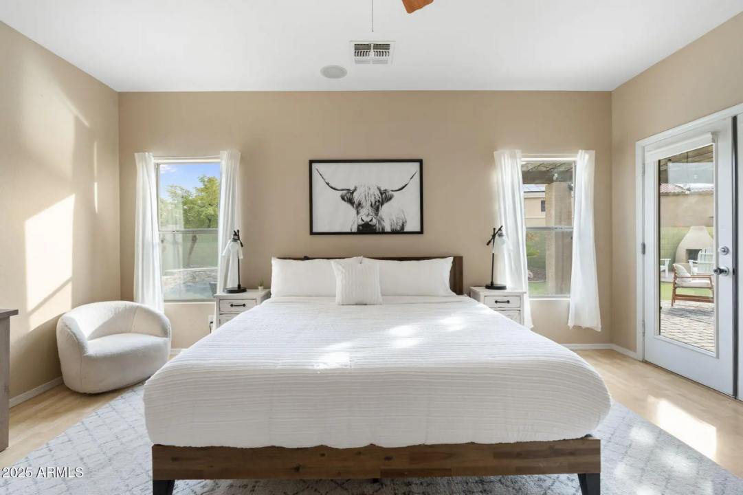 Real Estate Picture 11