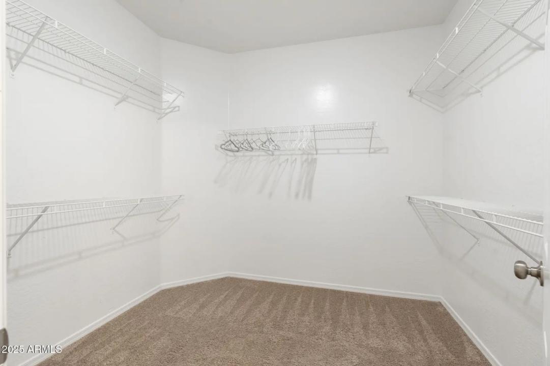 Real Estate Picture 14