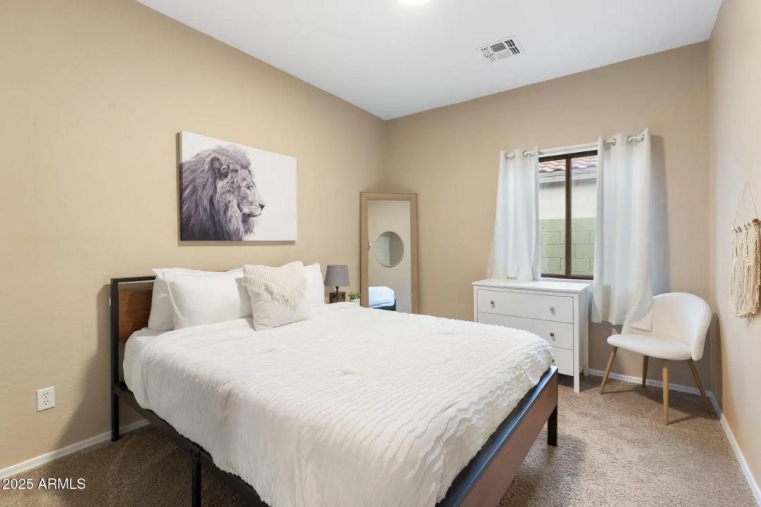 Real Estate Picture 15