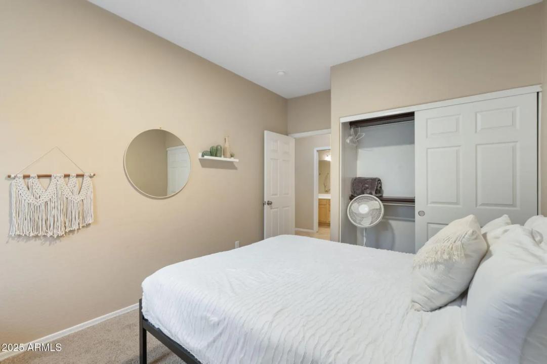 Real Estate Picture 16