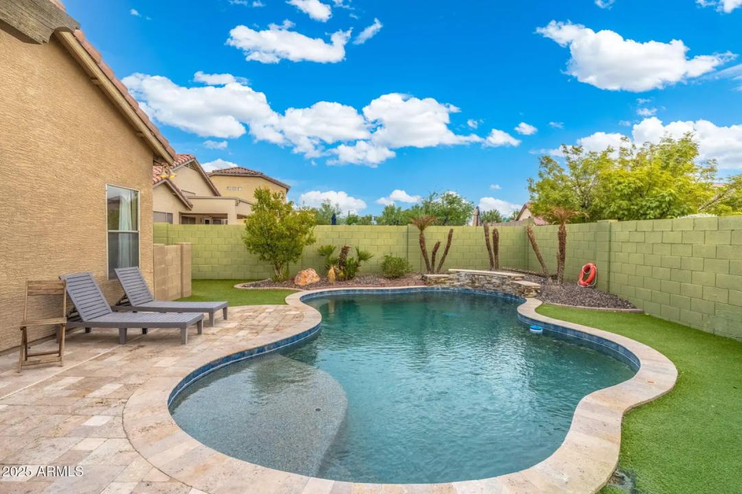 Real Estate Picture 19