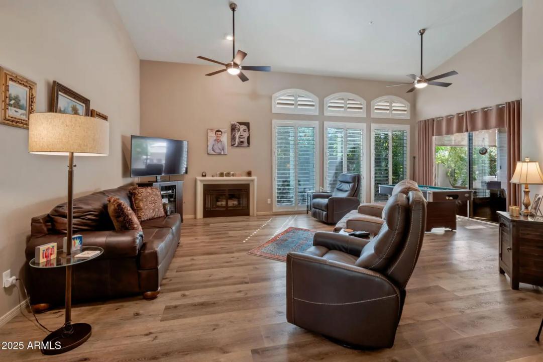 Real Estate Picture 9