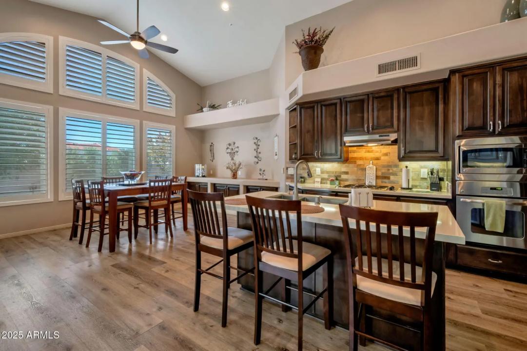 Real Estate Picture 5