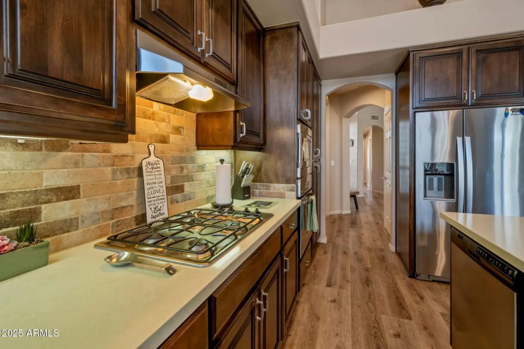 Real Estate Picture 12