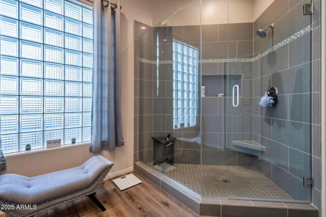 Real Estate Picture 17