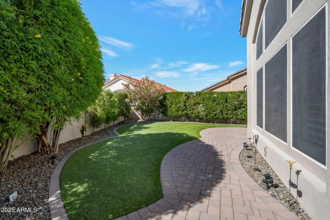 Real Estate Picture 26