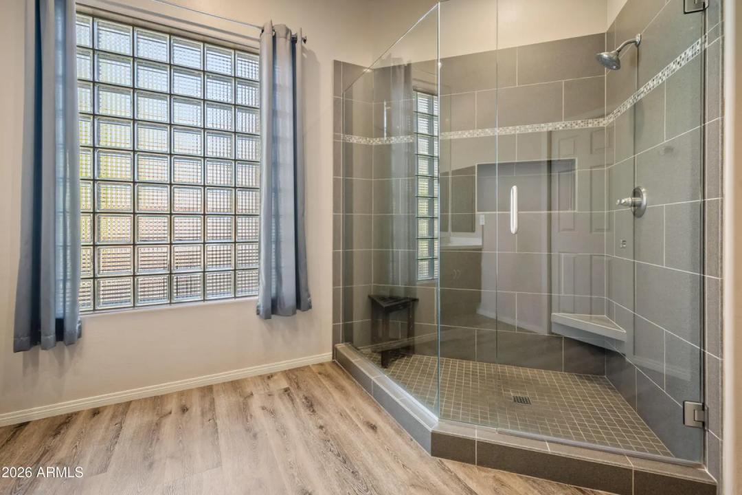 Real Estate Picture 17