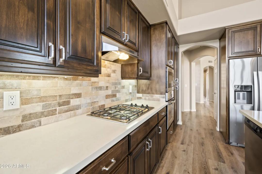 Real Estate Picture 14