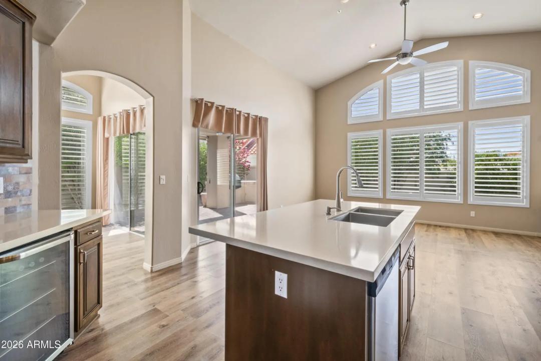 Real Estate Picture 8