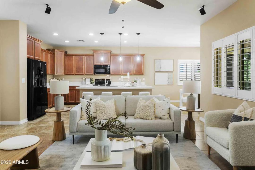 Real Estate Picture 4