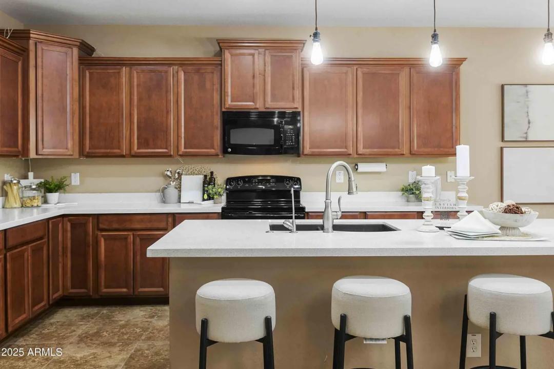 Real Estate Picture 5