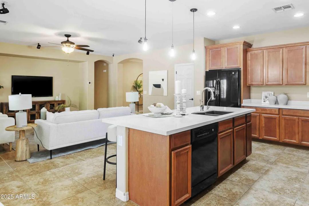 Real Estate Picture 7